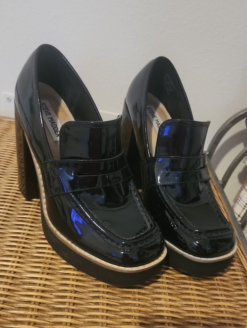 RARE Steve Madden Randy Patent High Heel Loafer SIZE 8 - Picture 2 of 4